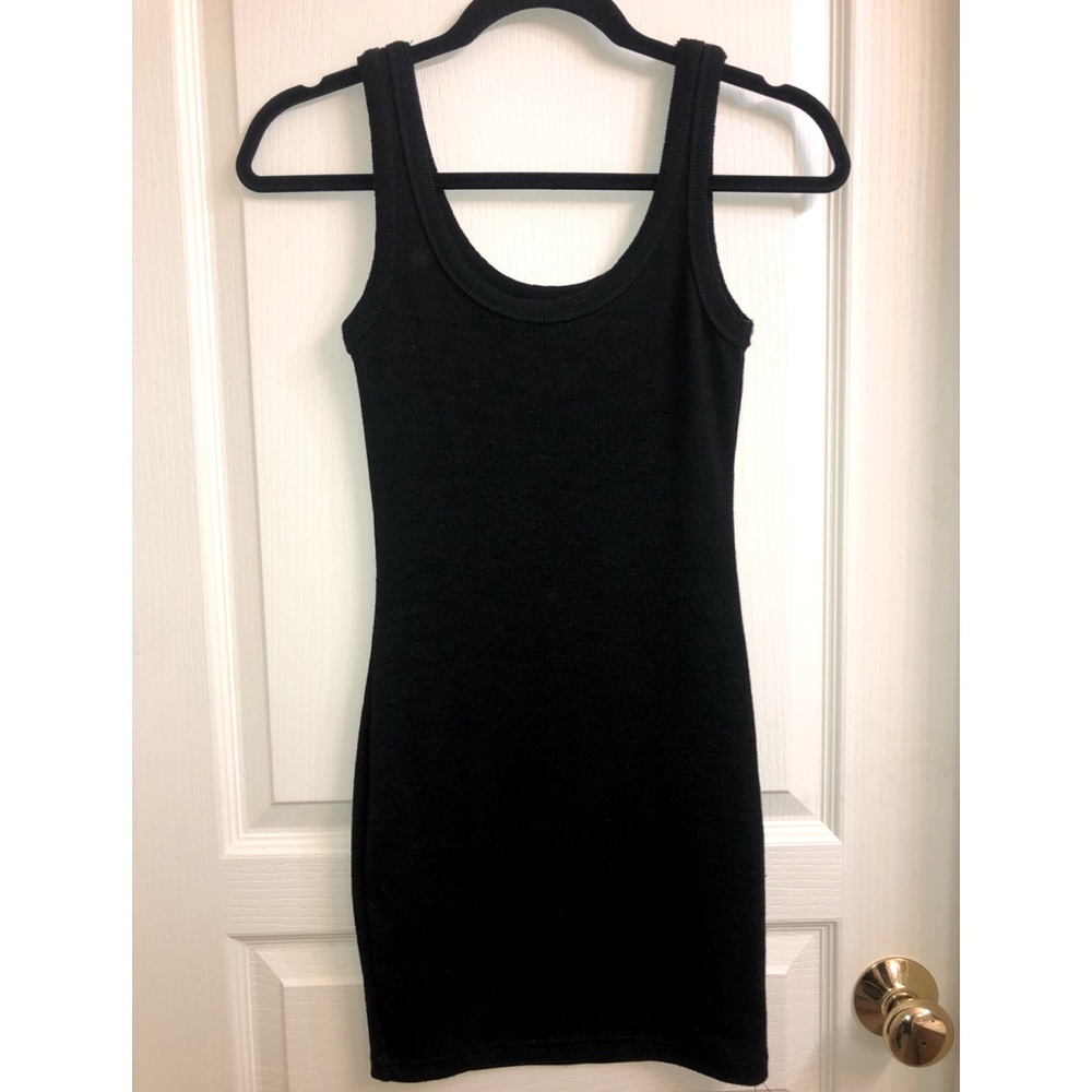 Brand Signature 8, size small, color black